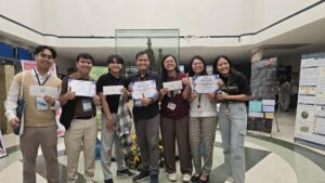 CIT University professor with students who won for their innovation projects